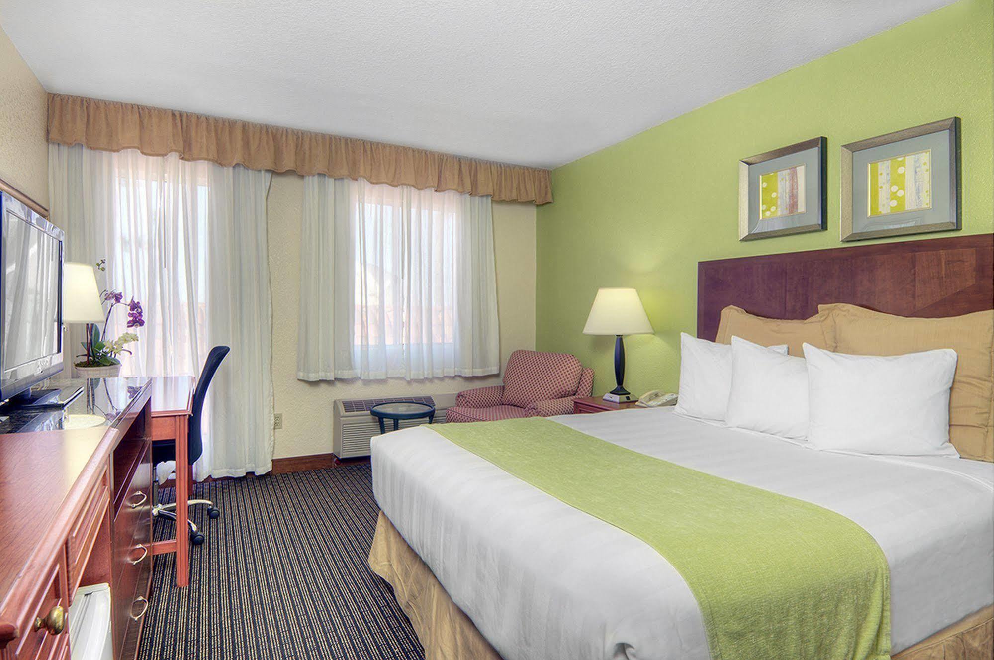 Los Prados Hotel San Mateo Dış mekan fotoğraf