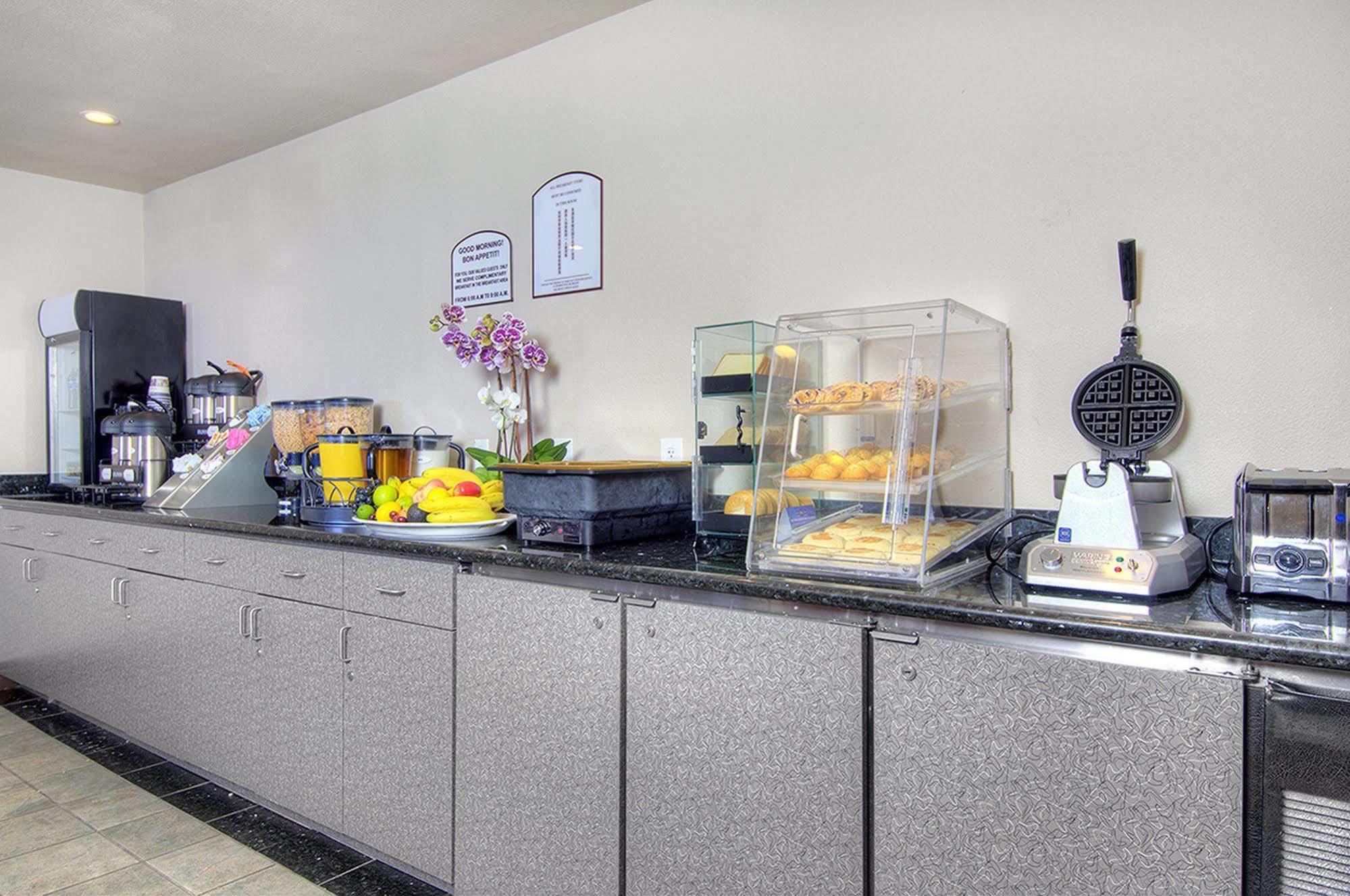 Los Prados Hotel San Mateo Dış mekan fotoğraf
